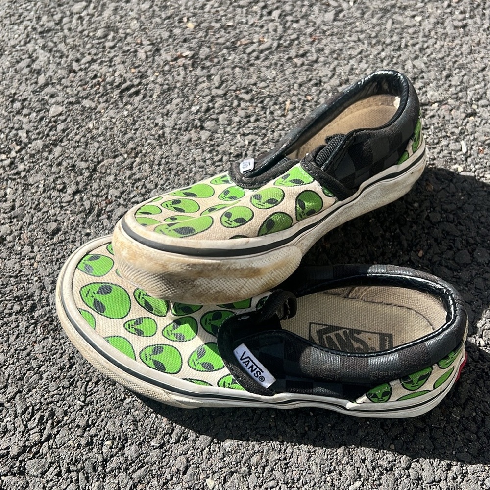Alien vans